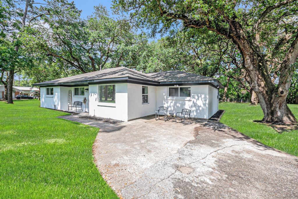 2402 Duroux Road