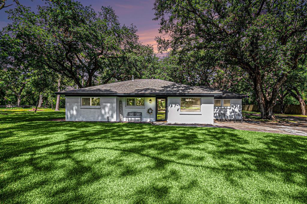 2402 Duroux Road, La Marque, Texas image 1