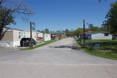 Manufactured Home in Channelview TX 618-620 West Drive.jpg