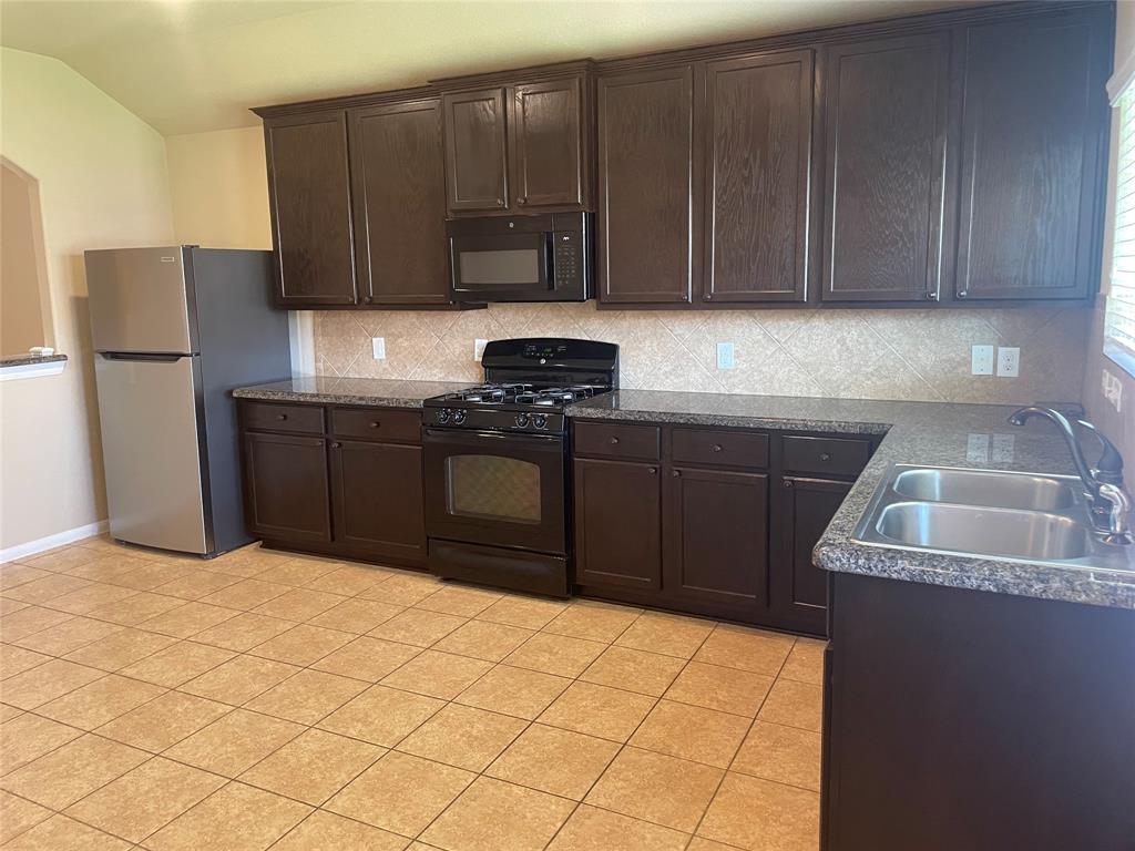 23526 Plantation Pines Lane, Tomball, Texas image 3