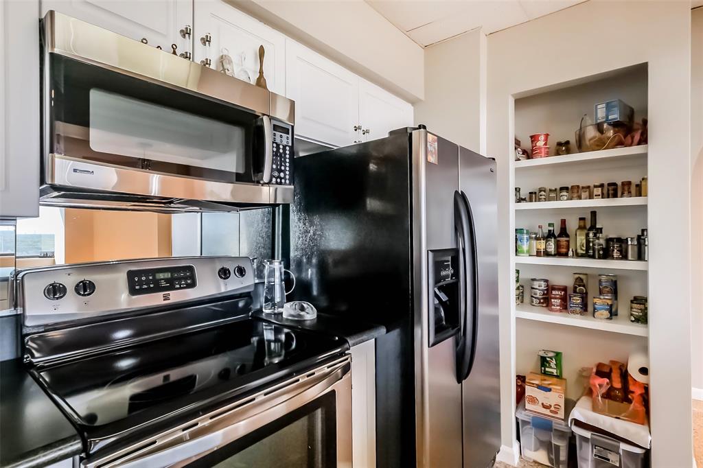 15 Greenway Plaza 11B