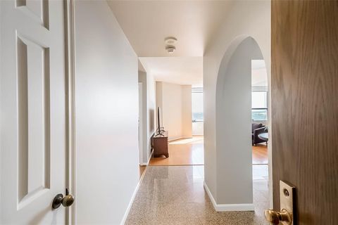 15 Greenway Plaza 11B Houston TX 77046