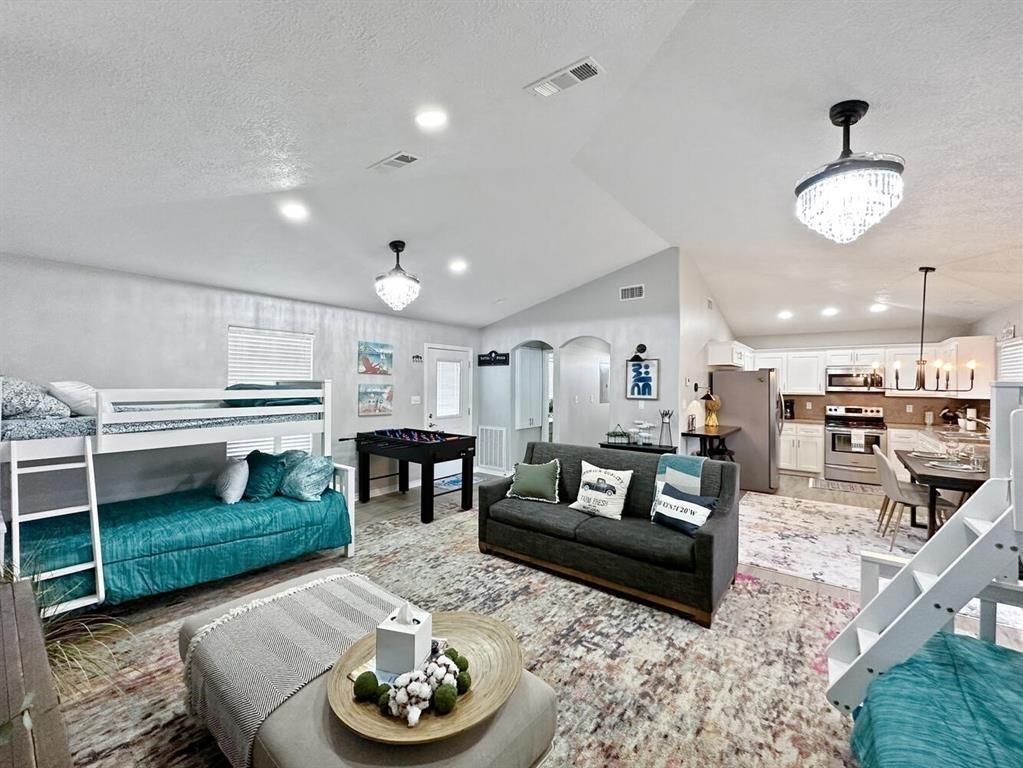 960 Crane Lane Ln, Crystal Beach, Texas image 5