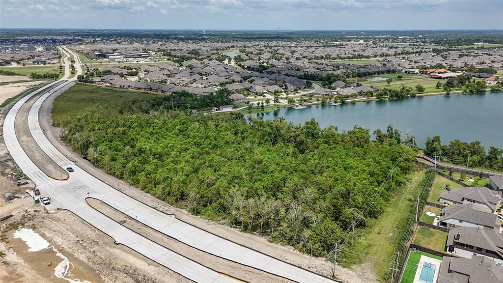 League City Parkway, League City, Texas image 10