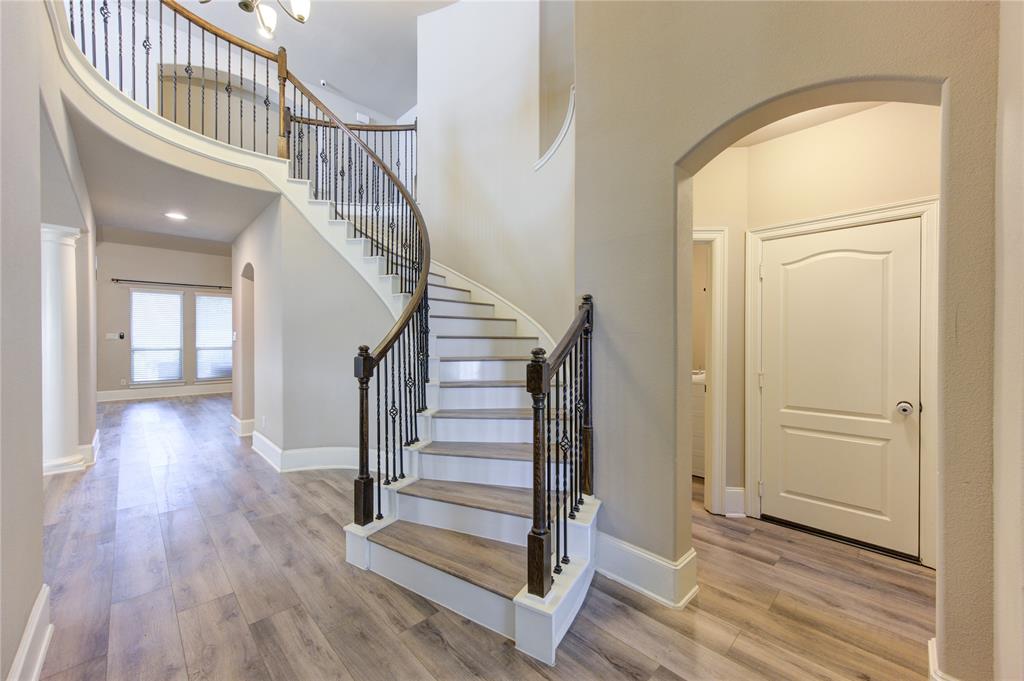 611 Whitney Oaks Lane