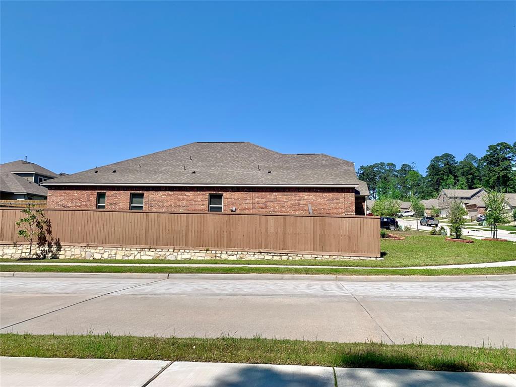 907 Golden Willow Lane, Conroe, Texas image 3