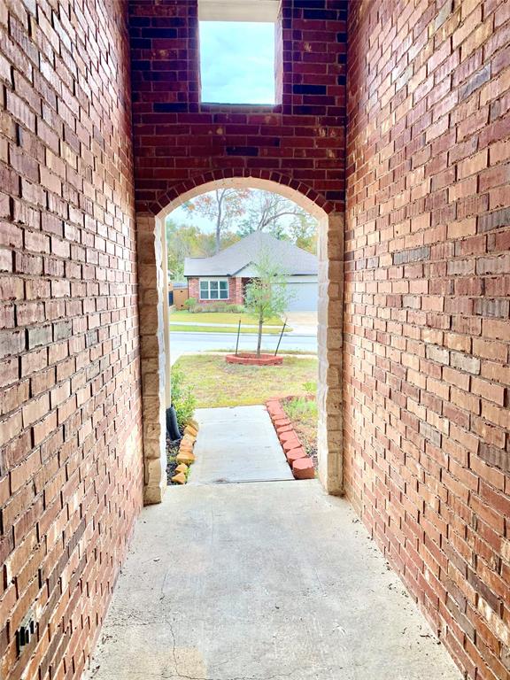 907 Golden Willow Lane, Conroe, Texas image 4