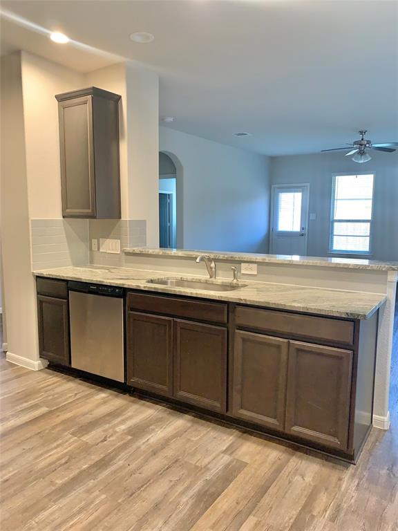 907 Golden Willow Lane, Conroe, Texas image 13