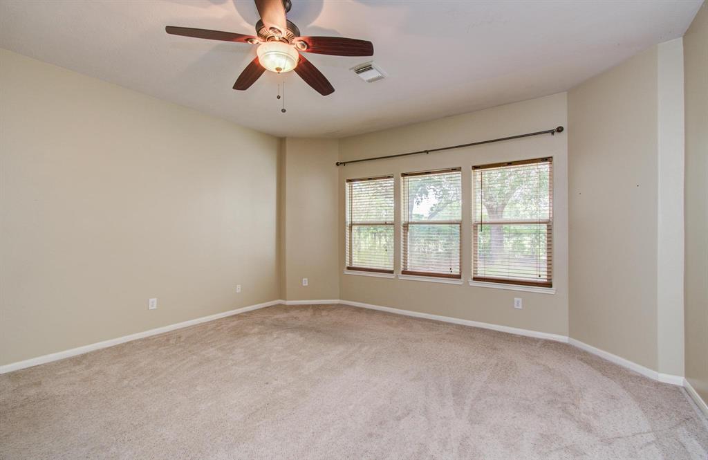 2107 Blue Water Bay Drive, Katy, Texas image 13