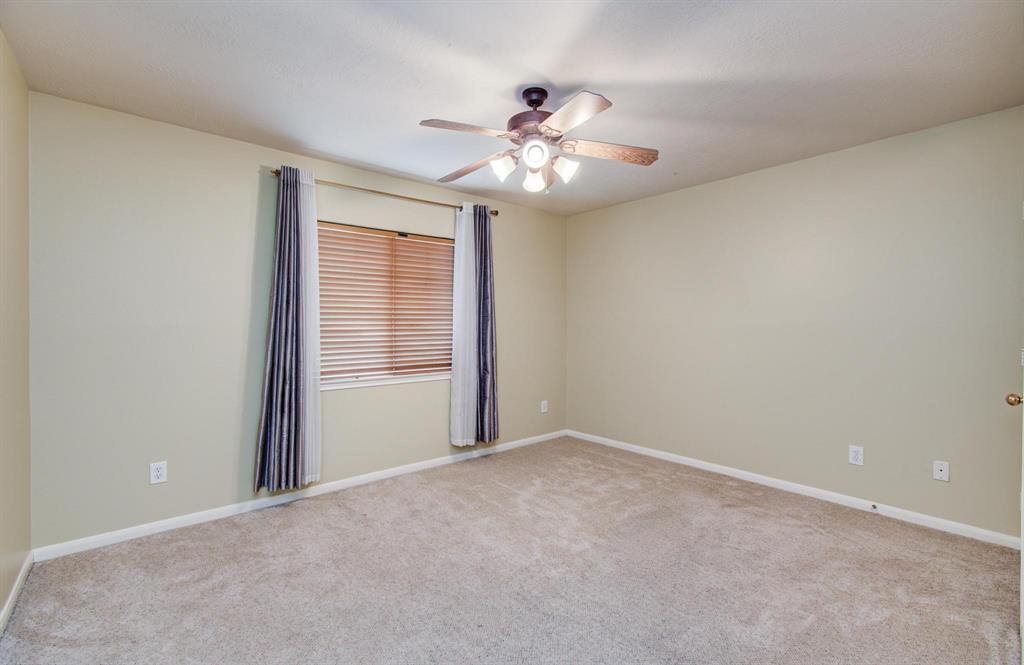 2107 Blue Water Bay Drive, Katy, Texas image 26