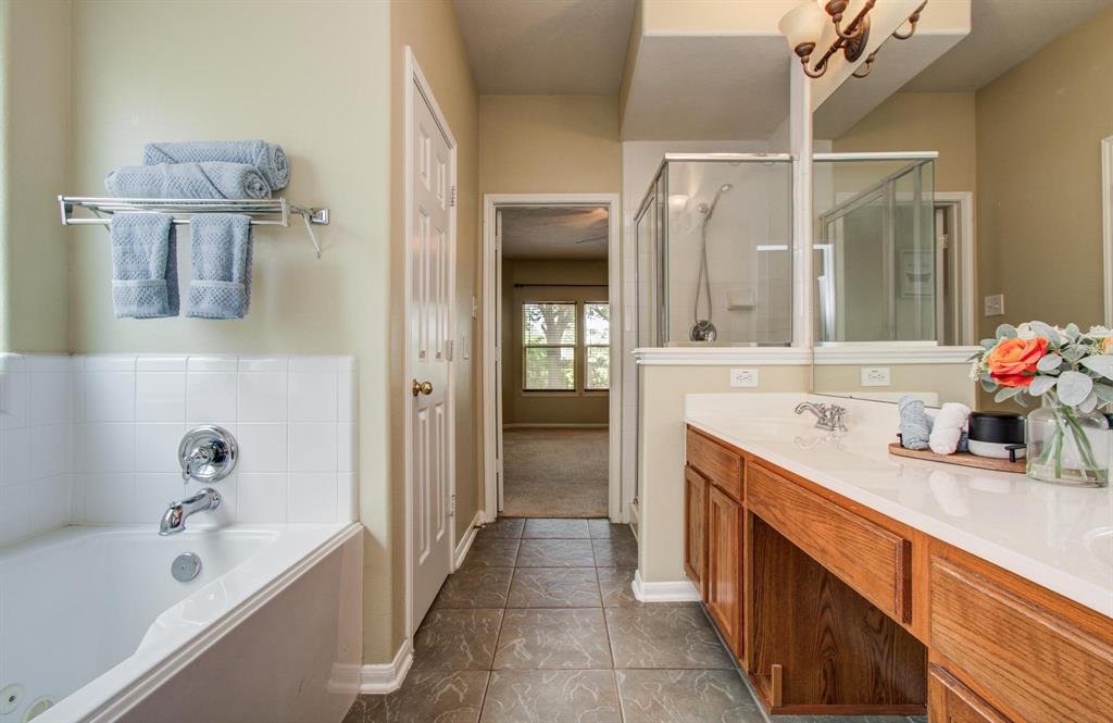 2107 Blue Water Bay Drive, Katy, Texas image 16