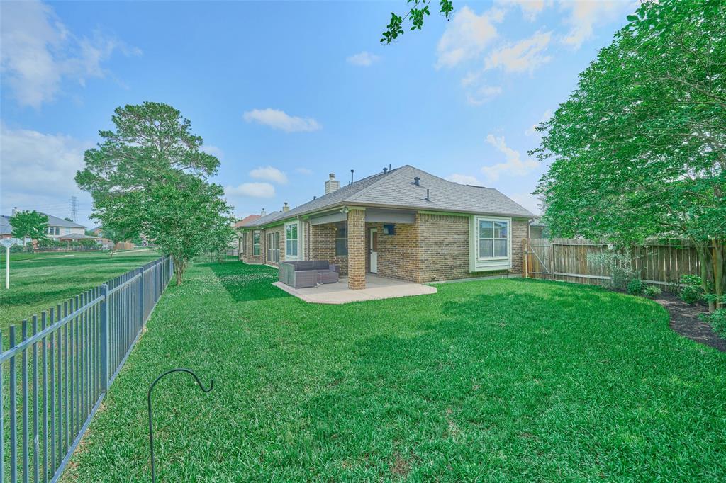 4526 Sorrell Glen Court, Spring, Texas image 28