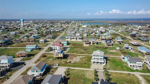 Single Family Residence in Crystal Beach TX 1977 Royalville Court 43.jpg