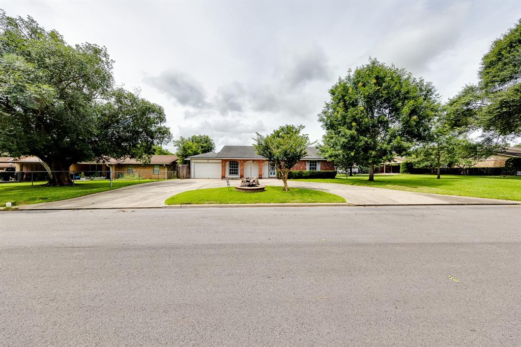 309 Still Forest Street, Liberty, Texas image 7