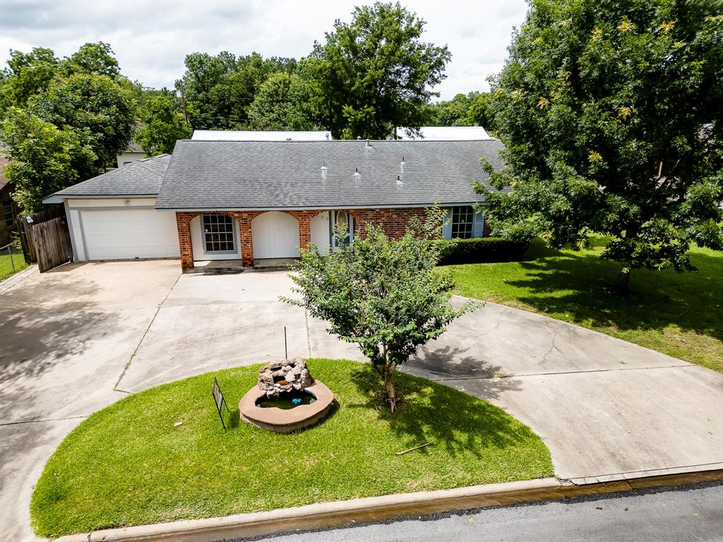 309 Still Forest Street, Liberty, Texas image 2