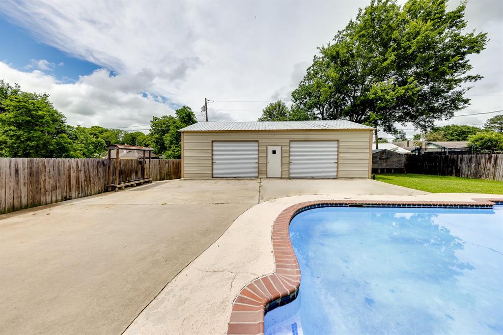 309 Still Forest Street, Liberty, Texas image 16