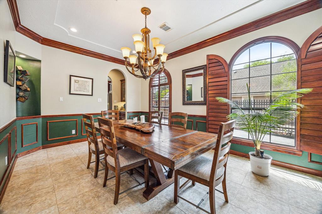 1015 W 41st Street