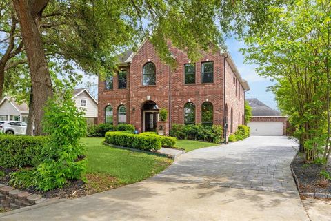 1015 W 41st Street Houston TX 77018