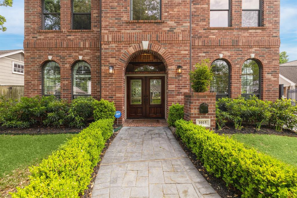 1015 W 41st Street