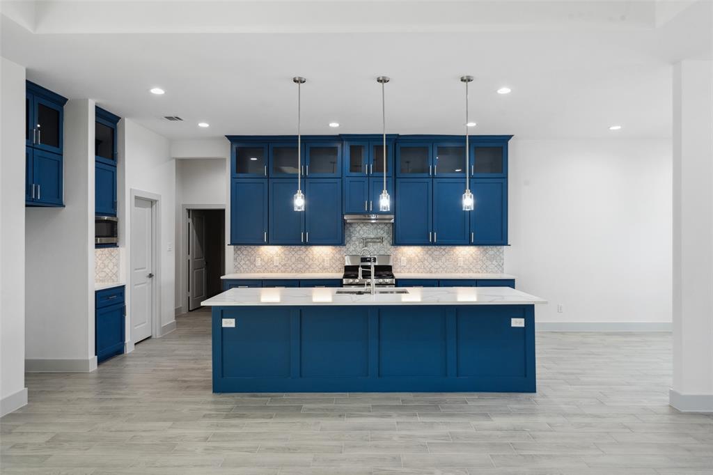 619 Longhorn Trail, Angleton, Texas image 13