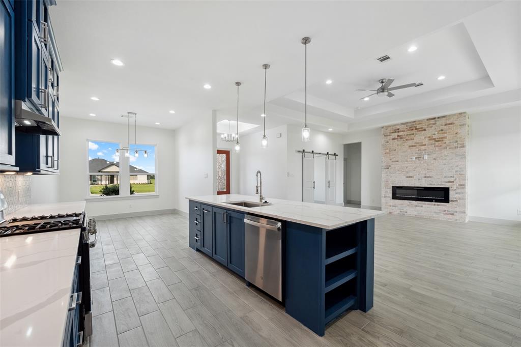 619 Longhorn Trail, Angleton, Texas image 12
