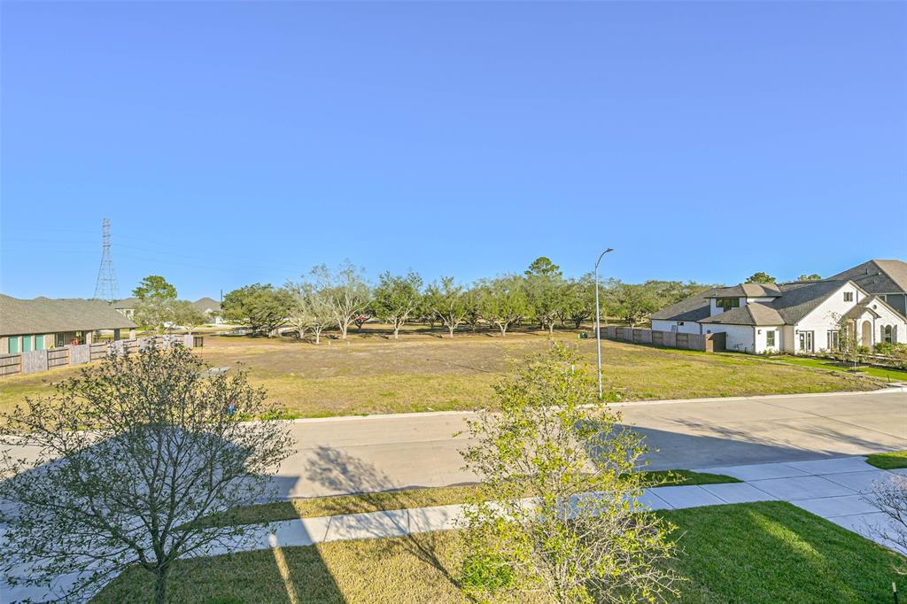 4918 Great Oaks Drive, Pearland, Texas image 37