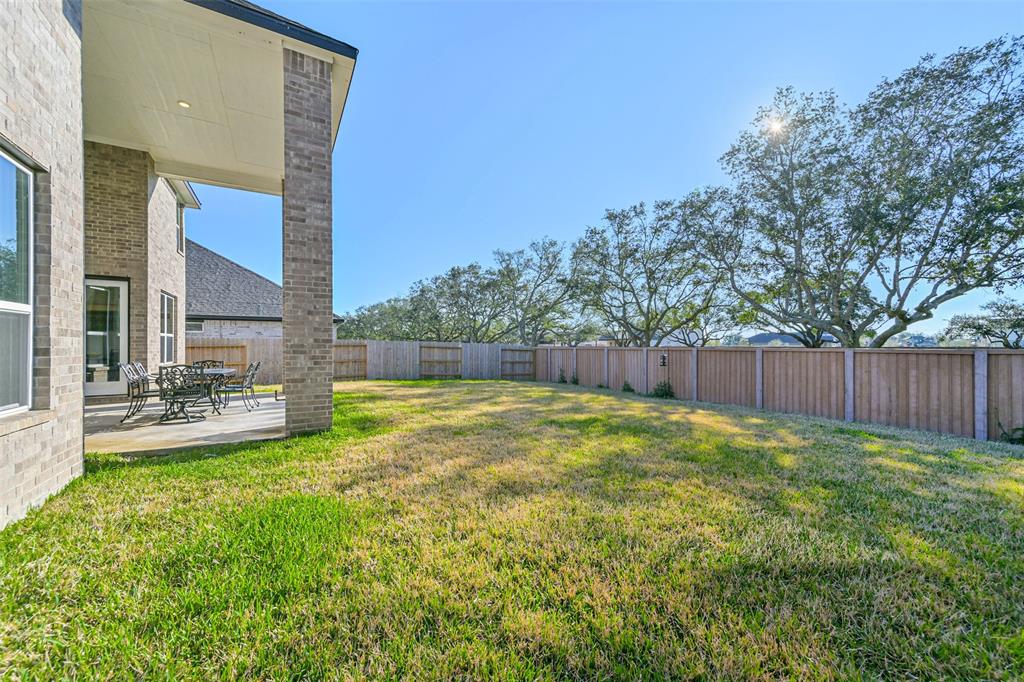 4918 Great Oaks Drive, Pearland, Texas image 38