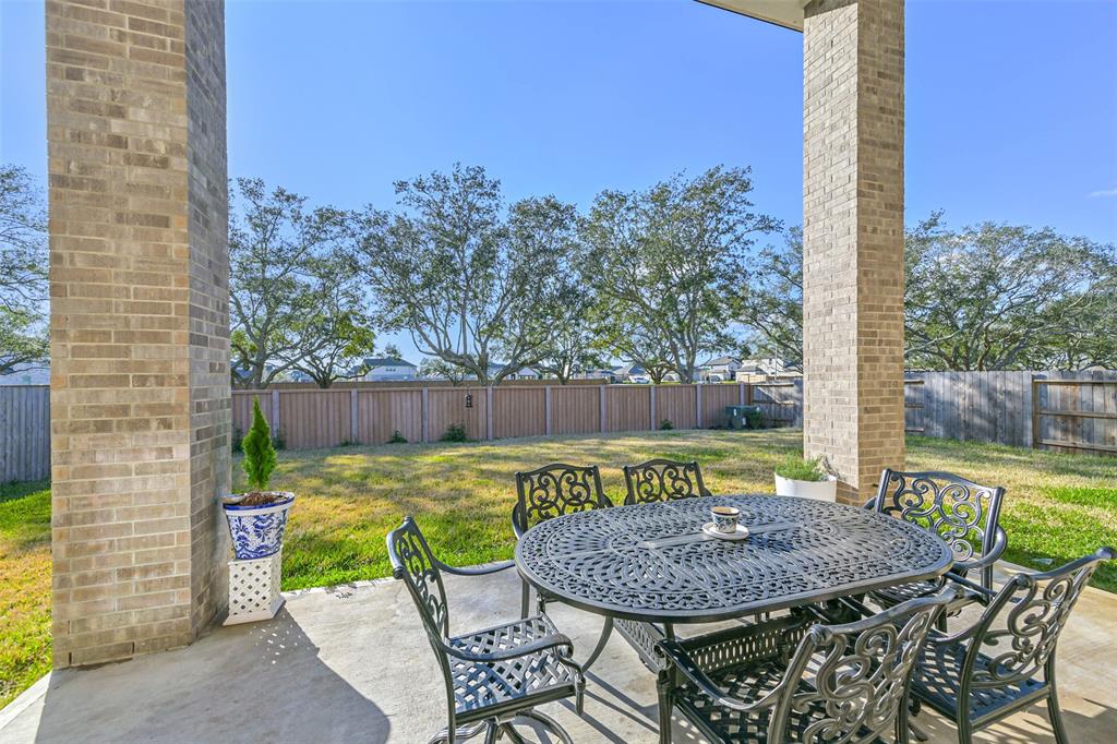 4918 Great Oaks Drive, Pearland, Texas image 39