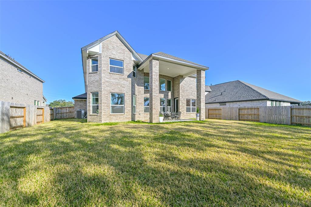 4918 Great Oaks Drive, Pearland, Texas image 35