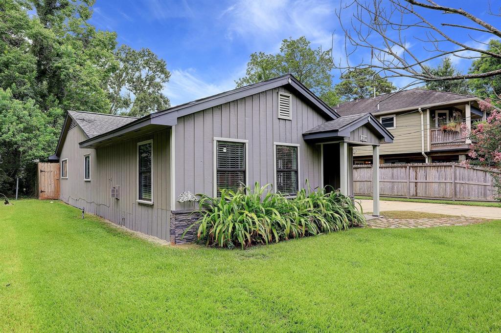219 Lakeside Drive