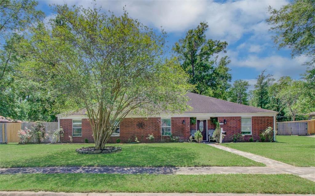 2404 Hollywood Avenue, Liberty, Texas image 1