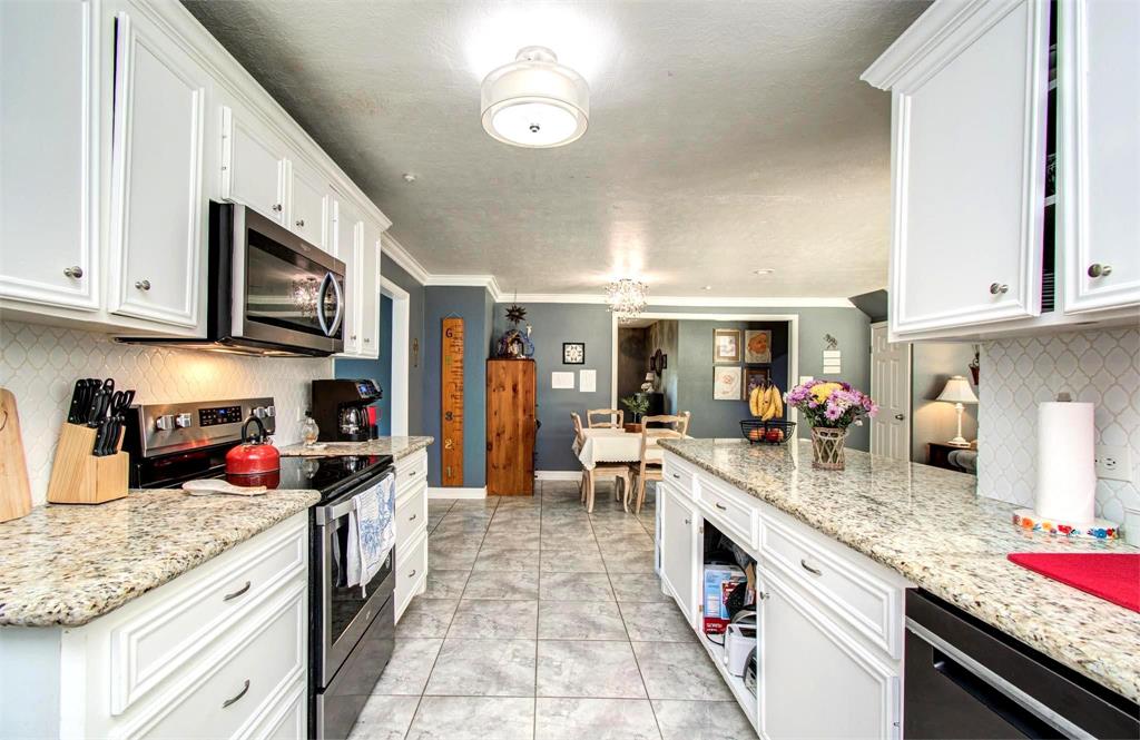 2404 Hollywood Avenue, Liberty, Texas image 5