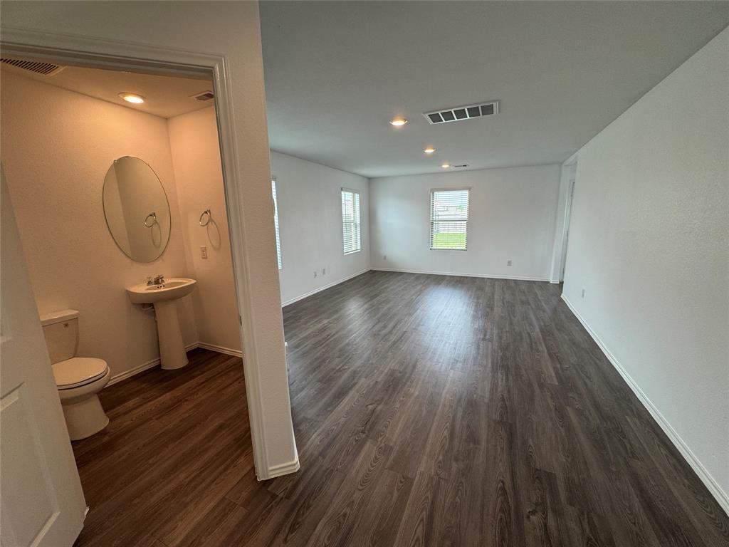8711 Wooster Trails Drive, Baytown, Texas image 4