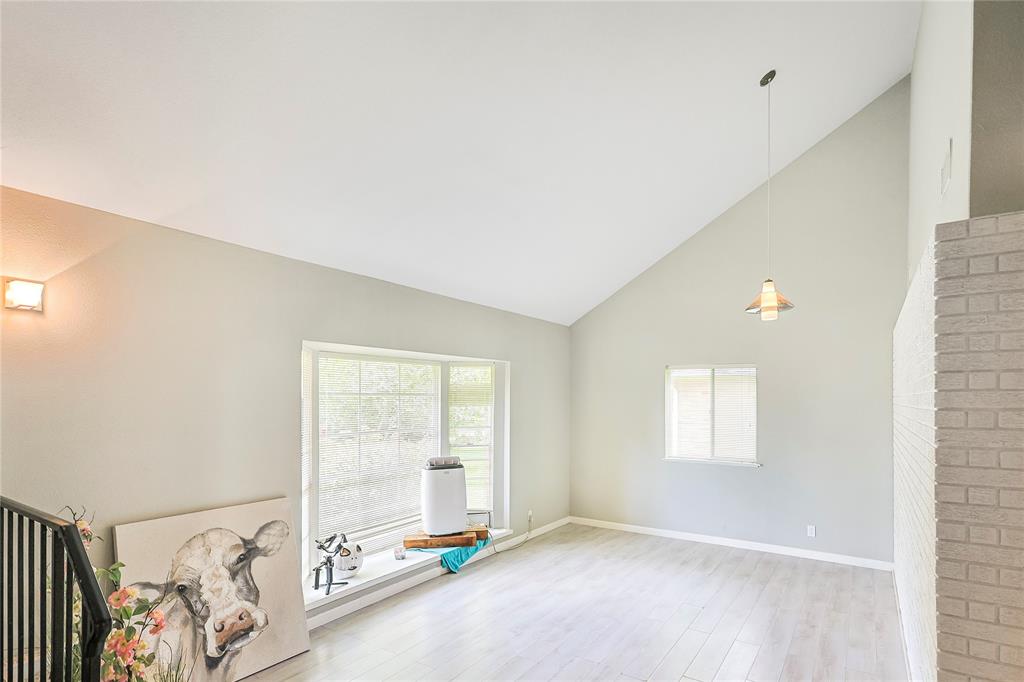 2706 Meadow Lane