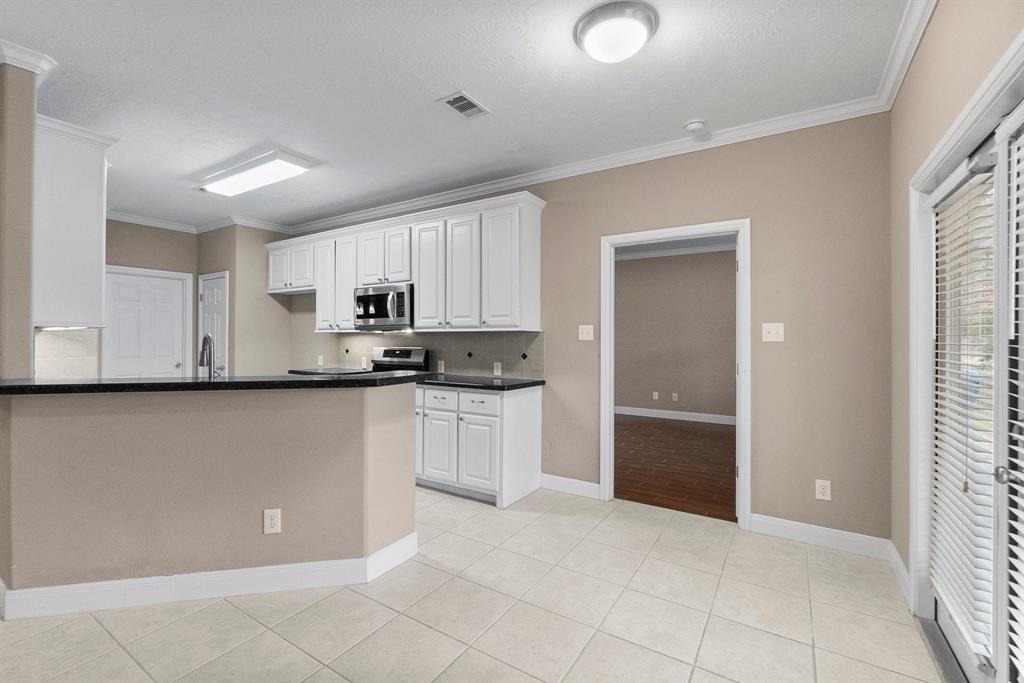 13003 Point Aquarius Boulevard, Willis, Texas image 11