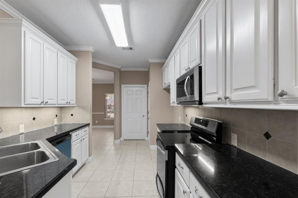13003 Point Aquarius Boulevard, Willis, Texas image 13