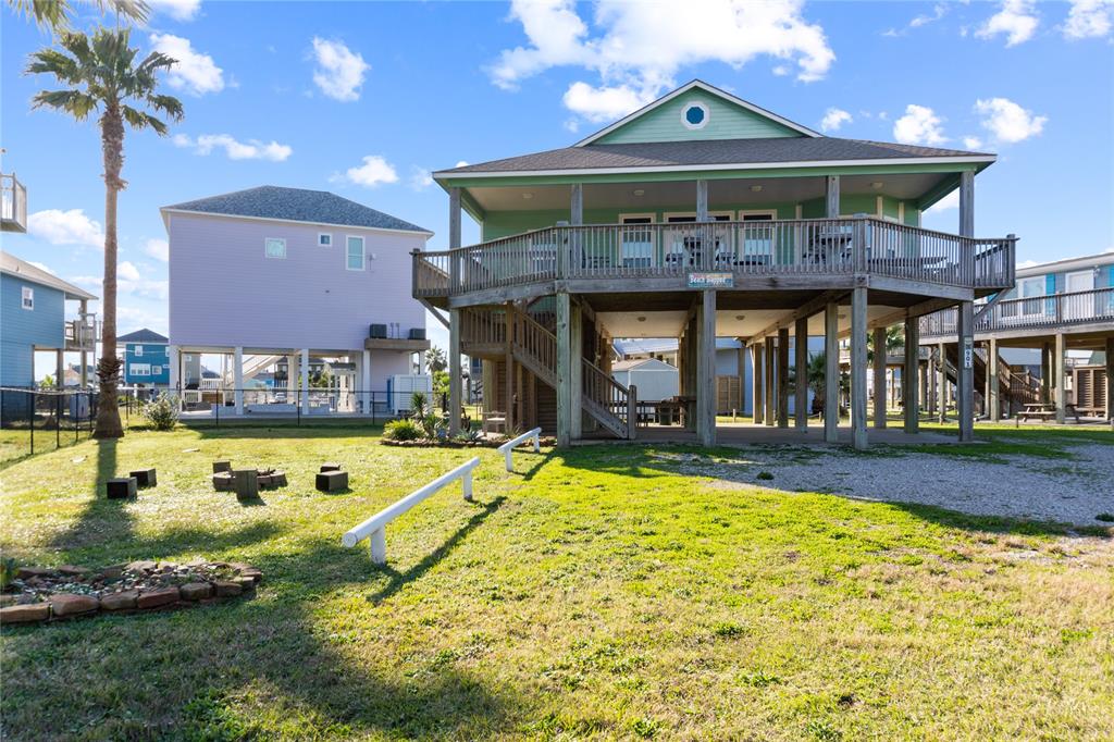 901 Meynig Drive, Crystal Beach, Texas image 1