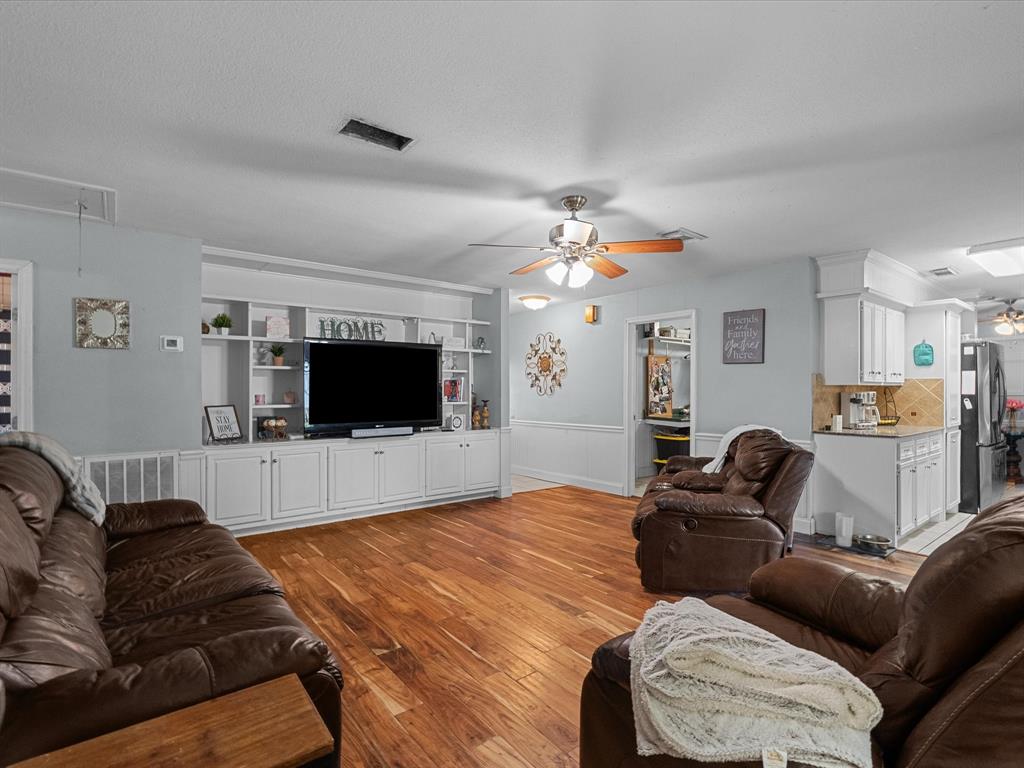 3628 Avenue E 1/2, Santa Fe, Texas image 4