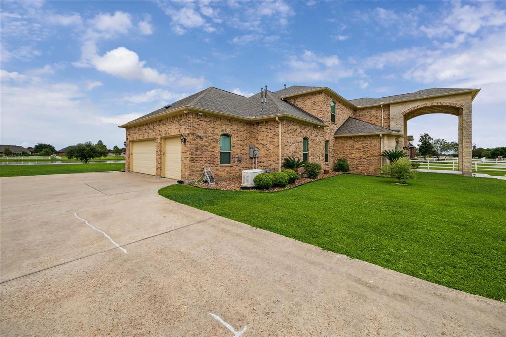 5910 Sagamore Bay Lane, Richmond, Texas image 4