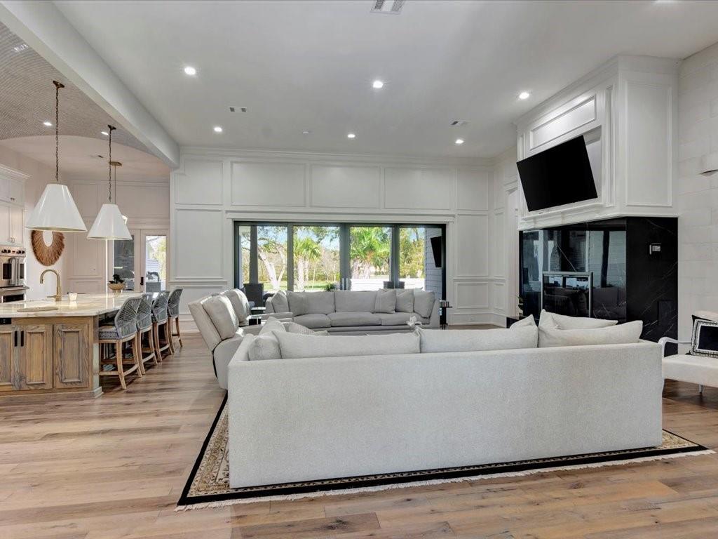 400 Hillcrest Drive