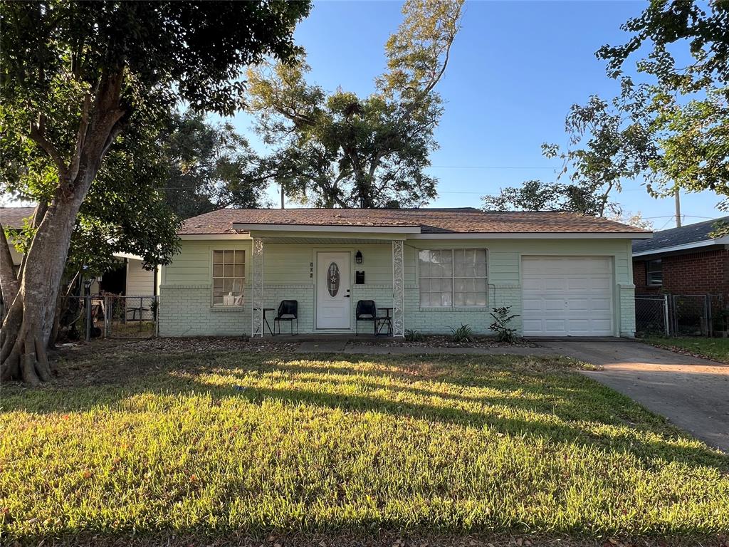 106 Avenue G, Sugar Land, Texas image 1