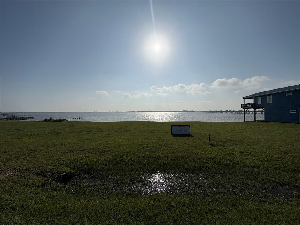 510 W Bayshore Dr, Palacios, Texas image 1
