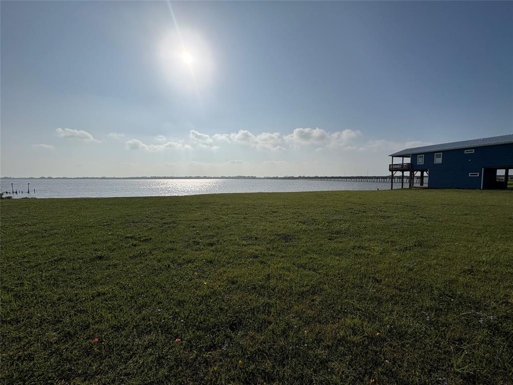 510 W Bayshore Dr, Palacios, Texas image 3