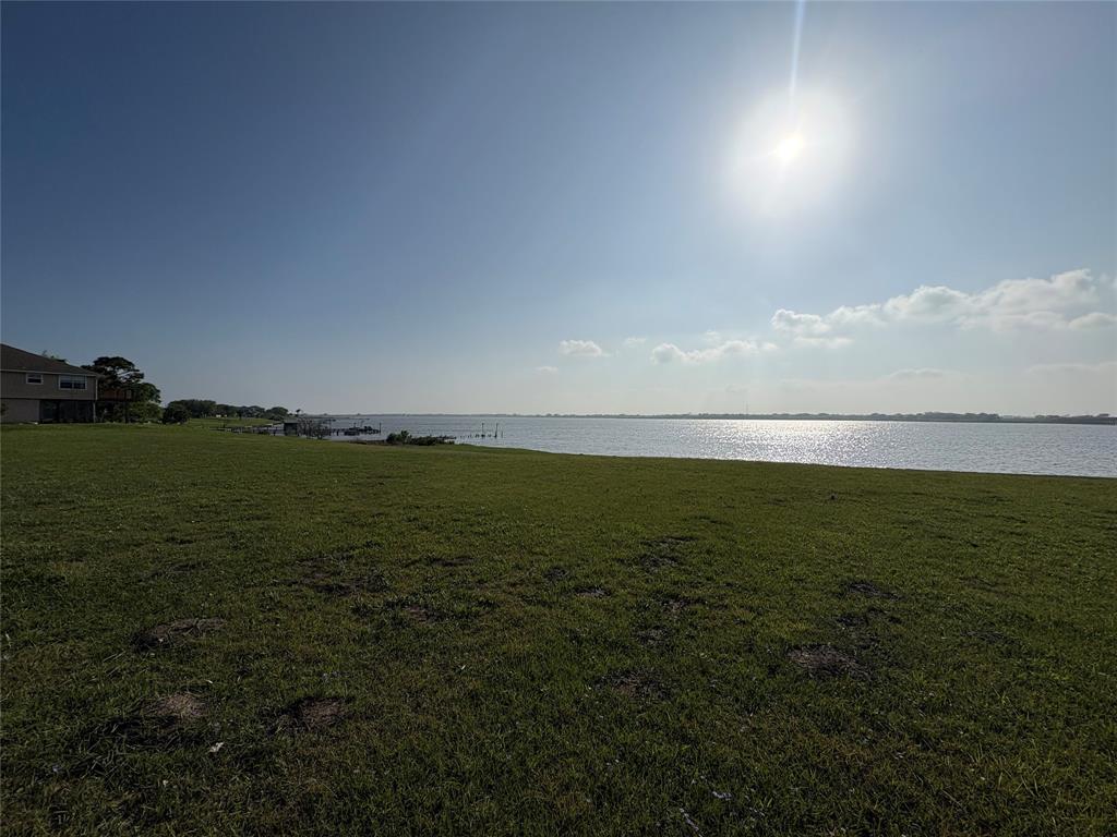 510 W Bayshore Dr, Palacios, Texas image 2