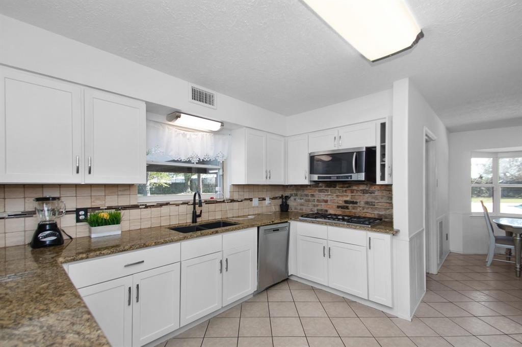 2212 S Fisher Court, Pasadena, Texas image 5