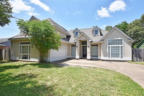 Photo of 5830 Hornwood Drive, Houston, TX 77081 (MLS # 38009423)