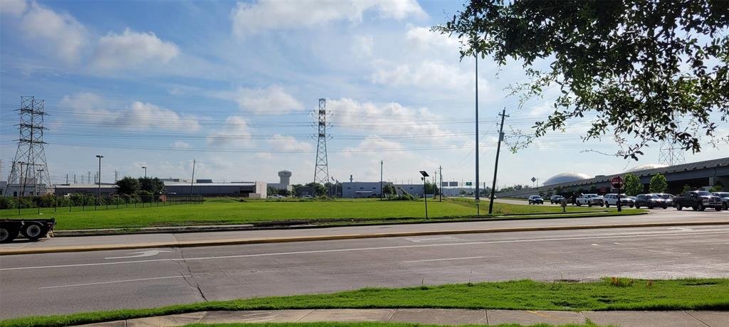 Kobayashi Road, Webster, Texas image 4