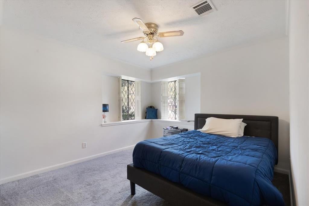 10518 Sageburrow Drive, Houston, Texas image 14