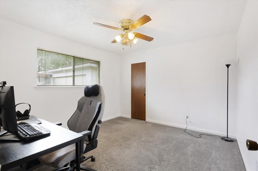 10518 Sageburrow Drive, Houston, Texas image 19