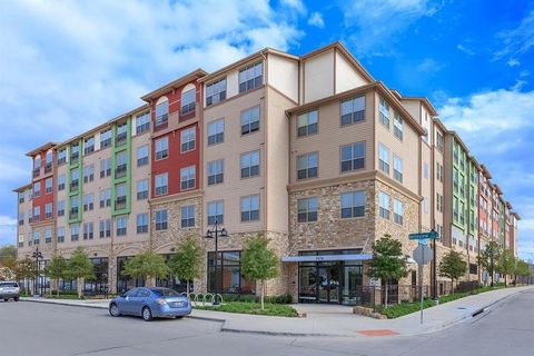 Condo For Rent - 1414 Belleview Street<br/> Dallas, TX 75215